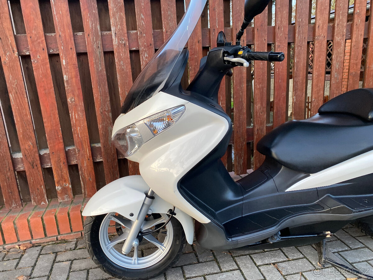 Suzuki Burgman 125 Nové v ČR - 4