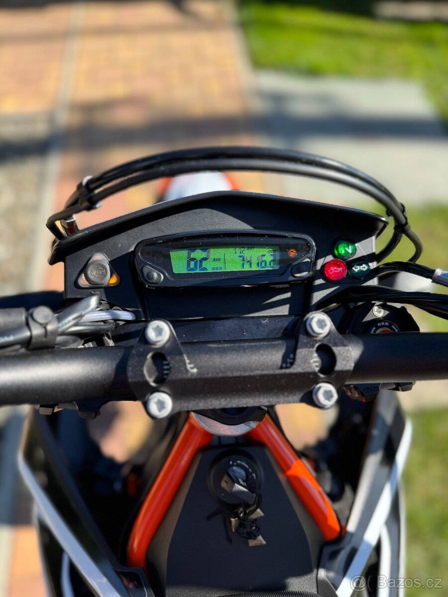 KTM 690 SMC R - 4