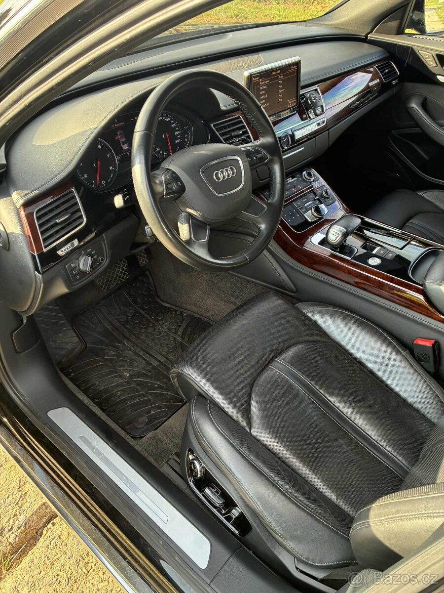Prodám Audi A8 4.2 benzín, 2010 - 4