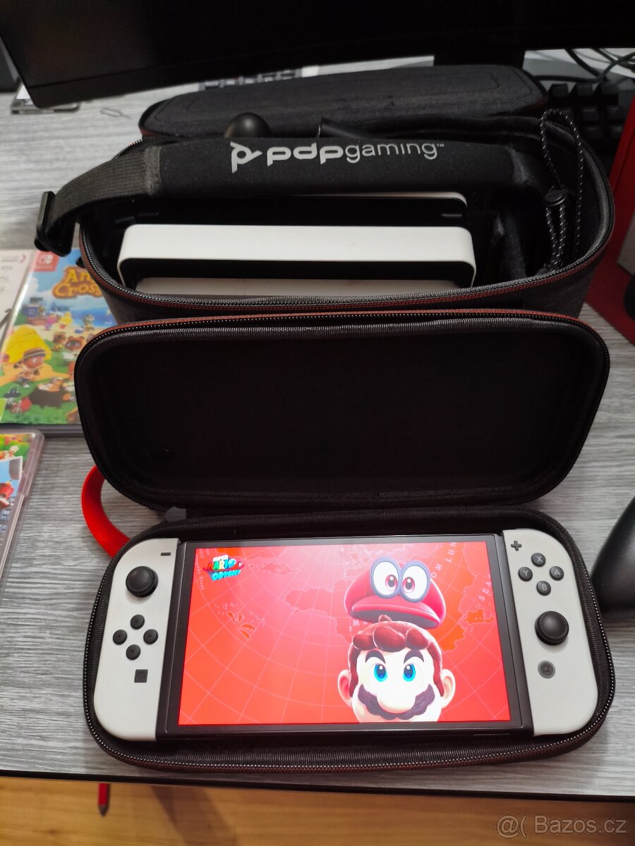 Nintendo Switch OLED (Full set) + 5 TOP her + Velký kufr + 2 - 4