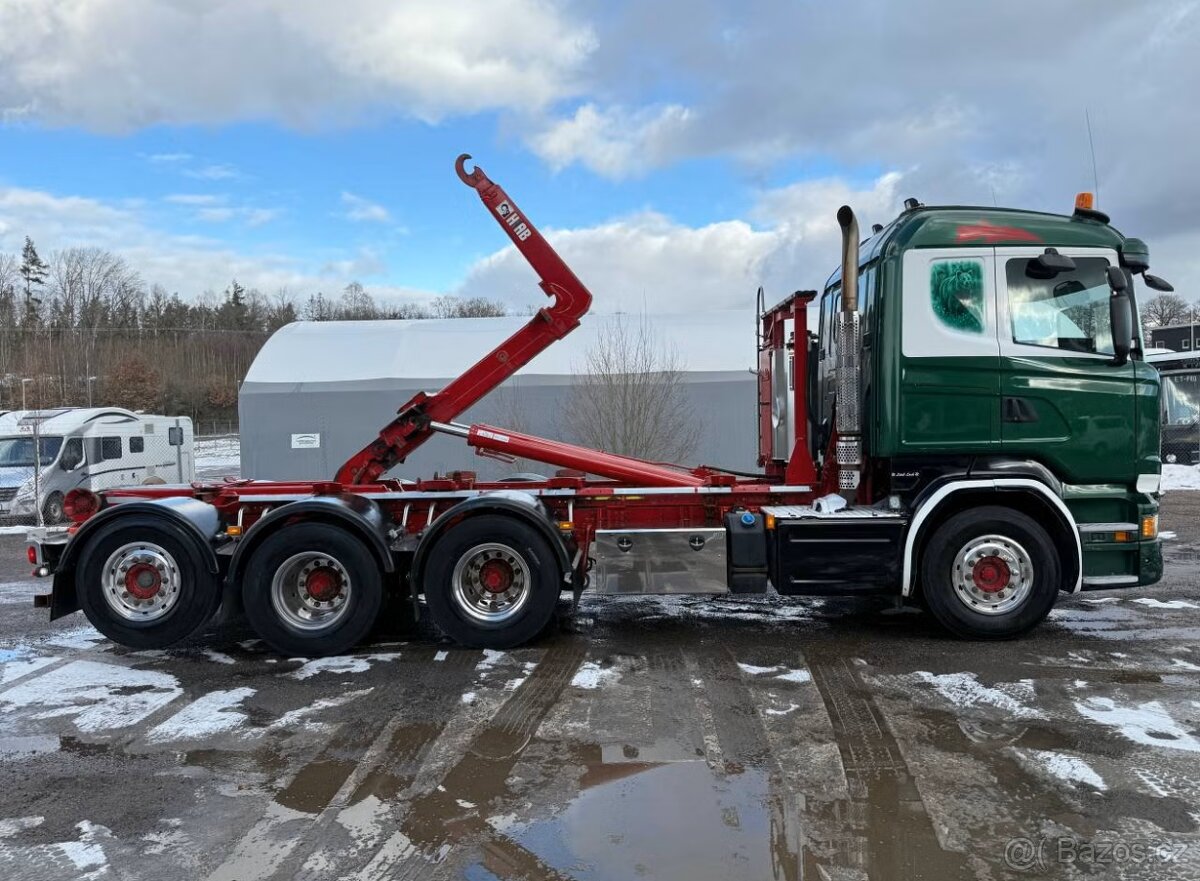 Scania R520 V8 8x4 nosič kontejneru - 4