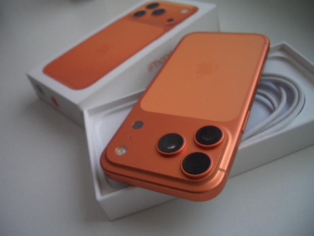 APPLE IPHONE 17 pro - 4