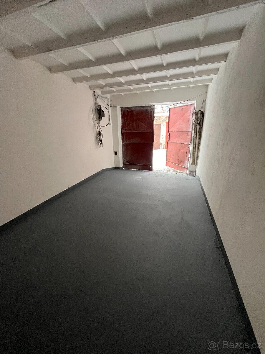 PRONÁJEM GARÁŽE / SKLADU 19m2 - 4