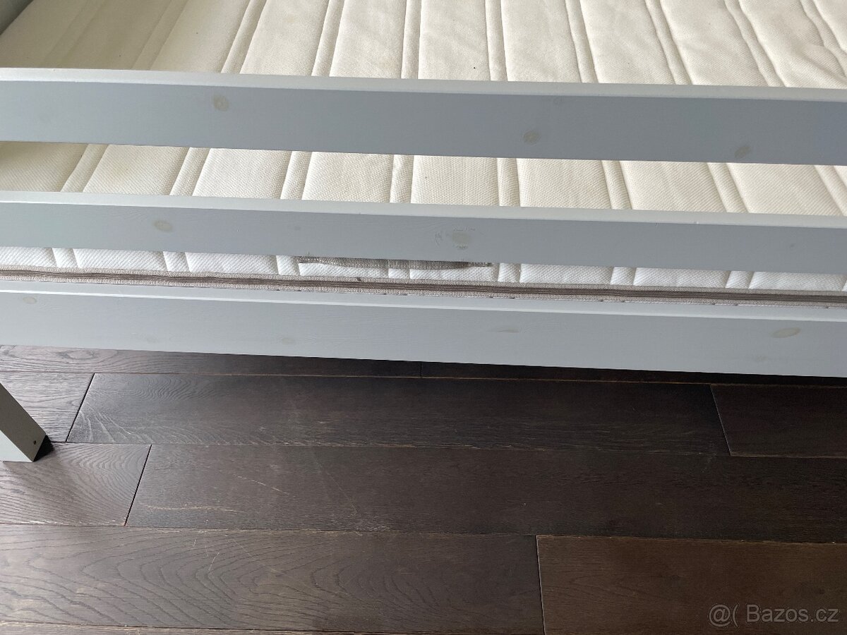 Dřevěná postel 90×200 cm + matrace a rošt - 4