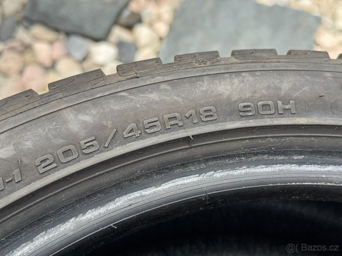 205/45 R18 - 4
