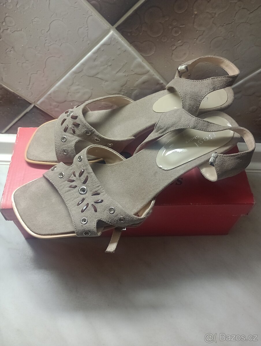 Dámské společenské boty na podpatku – nové – vel. 39 – Zubří - 4