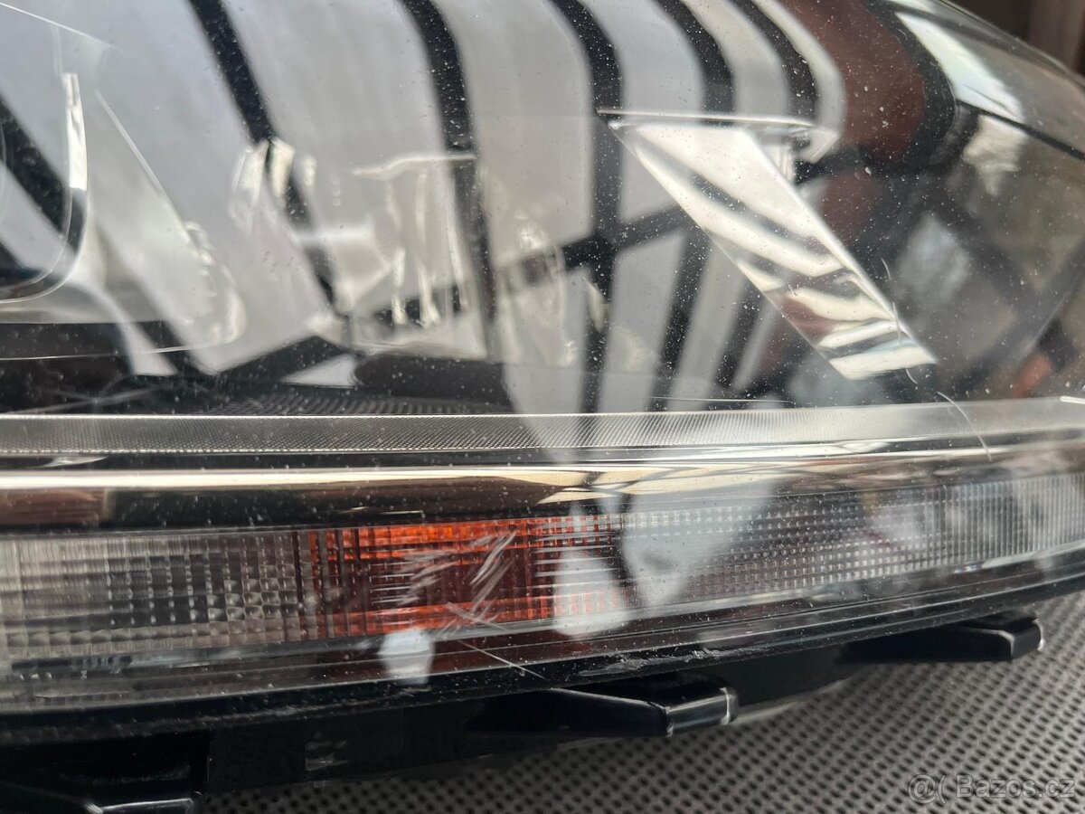 Pravý xenon na Golf Sportswan - 4