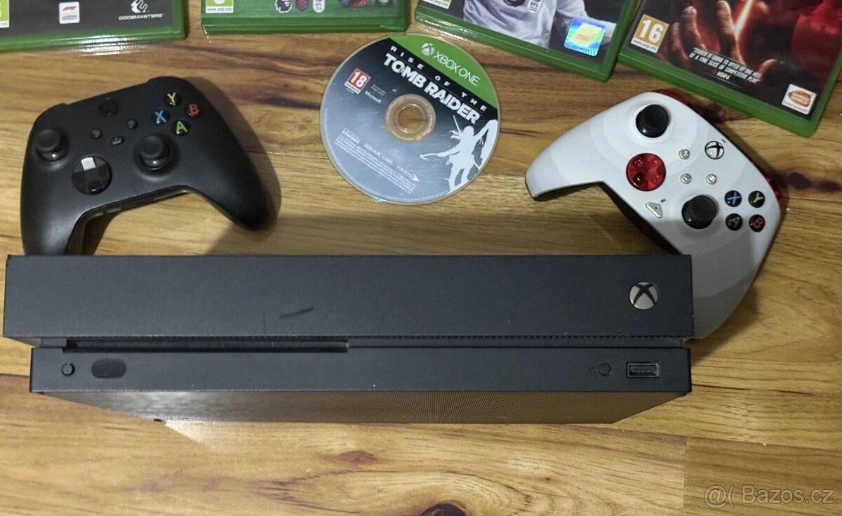 Prodám Xbox One X 1Tb s příslušenstvím - 4