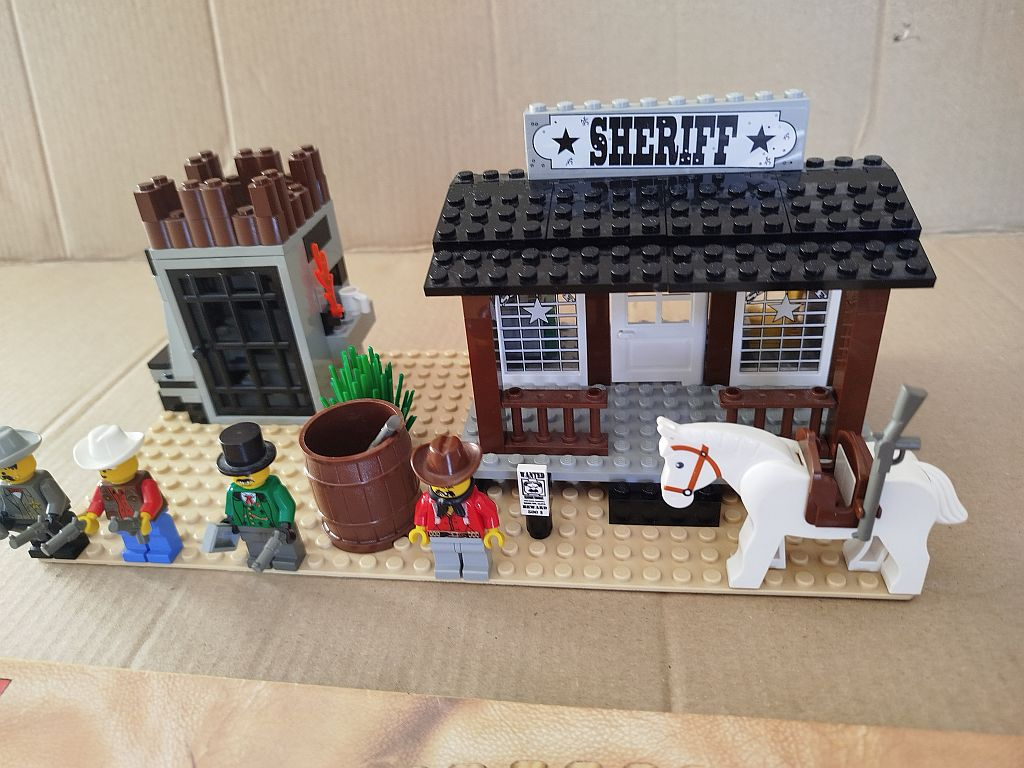 Lego 6764 Sheriff's Lock-Up - 4