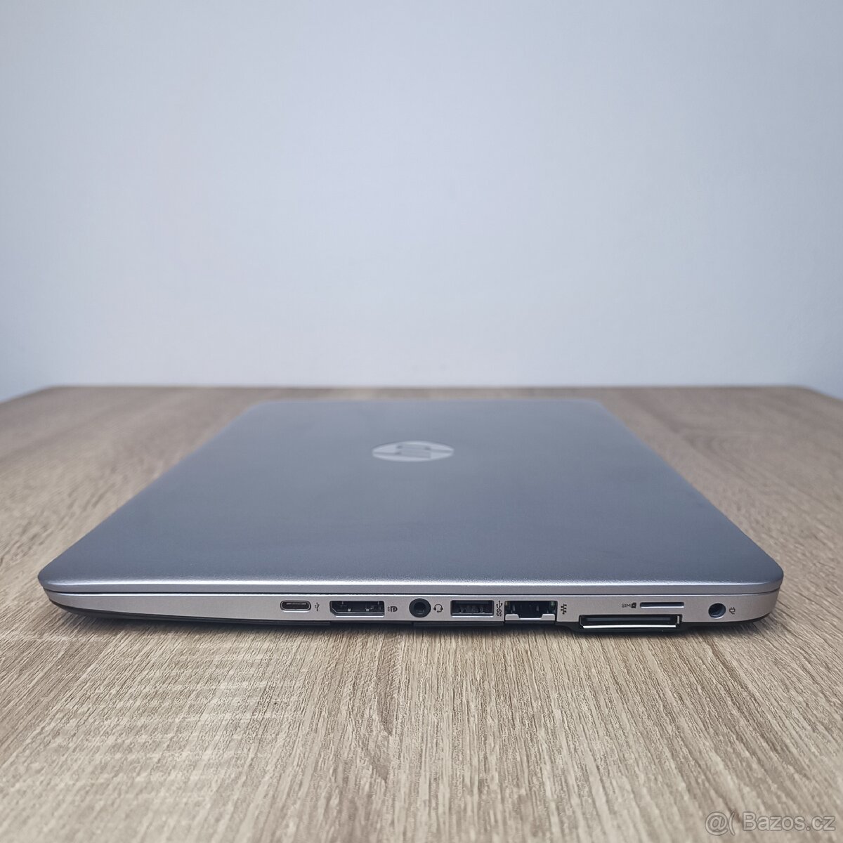 Lehký Notebook HP - 4