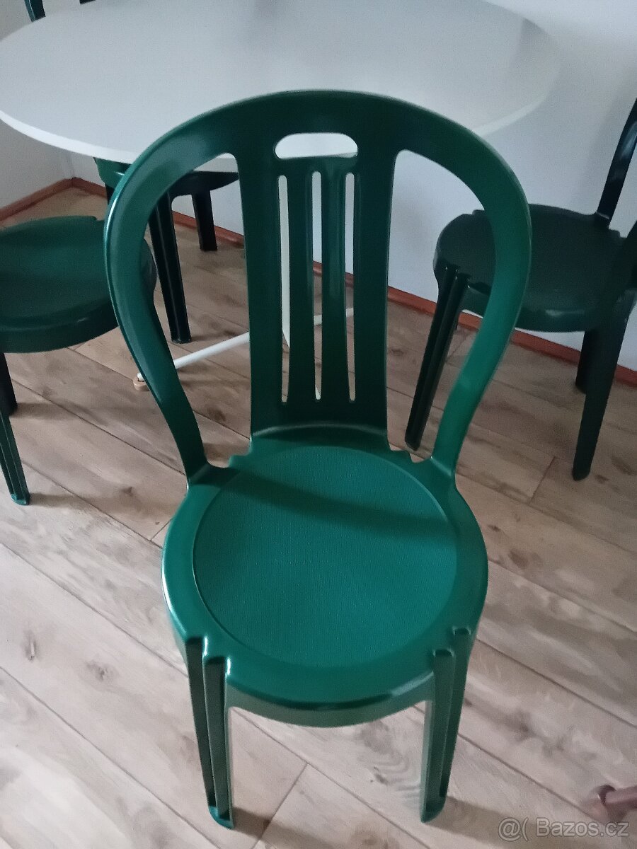 Plastové židle - 4