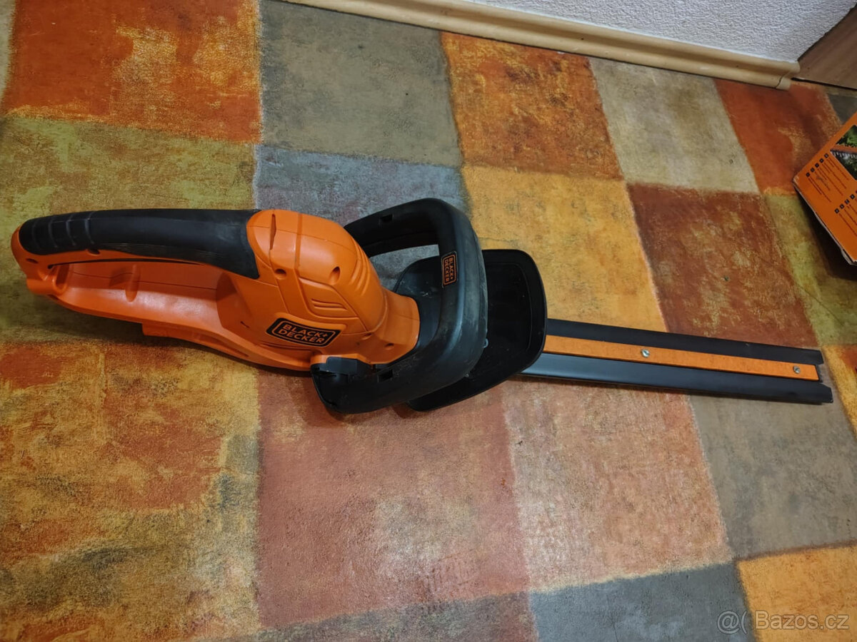 Elektrické nůžky - plotostřih zn. Black & Decker - 4
