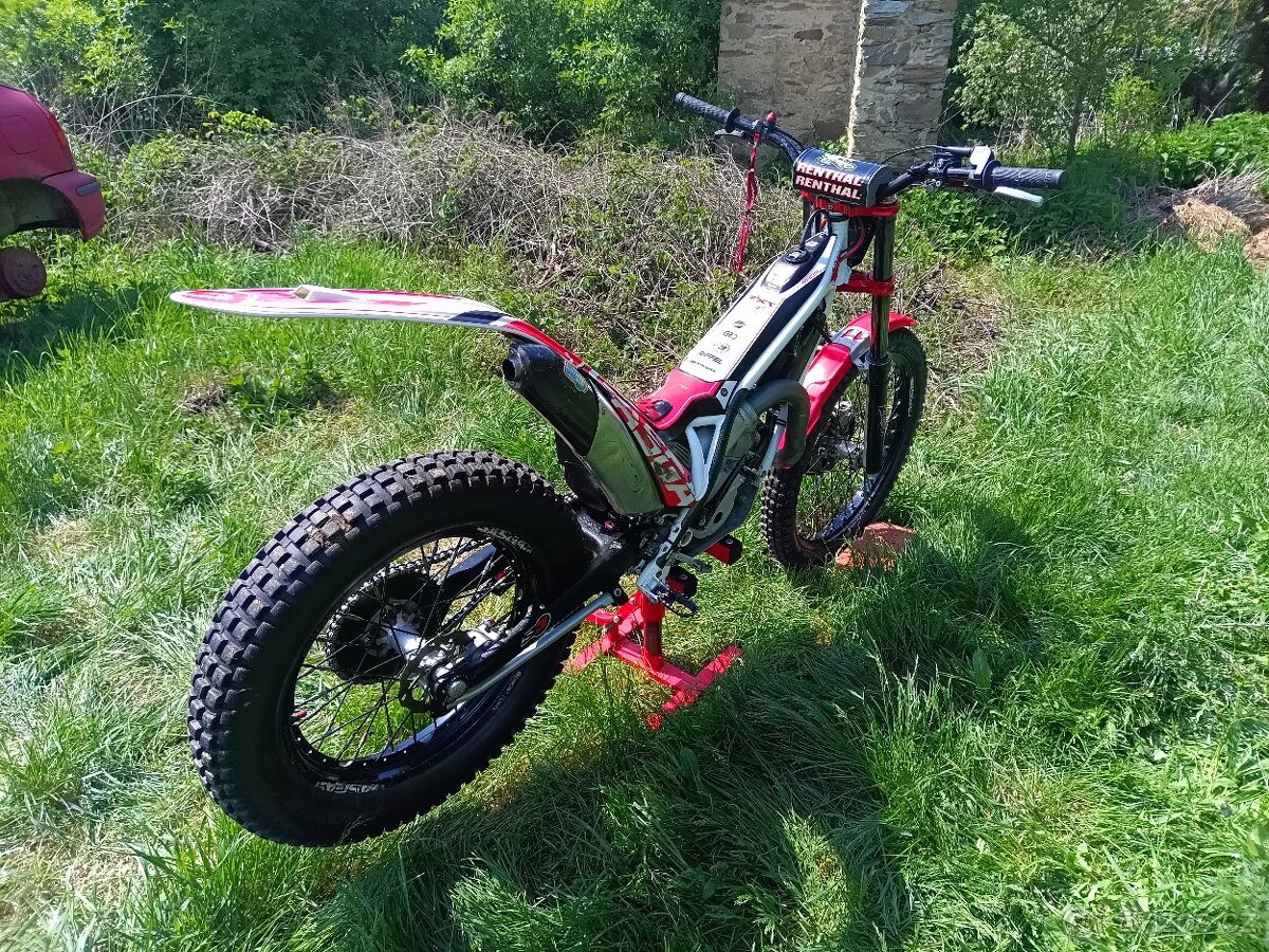 GasGas txt300 Adam Raga Special 2012 s3