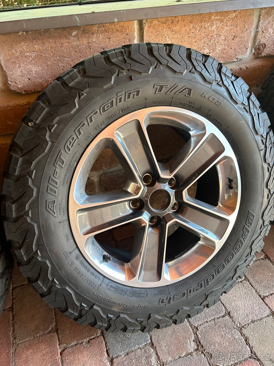 Jeep Wrangler JL JK alu kola Sahara 255/70 r18 Allterrain
