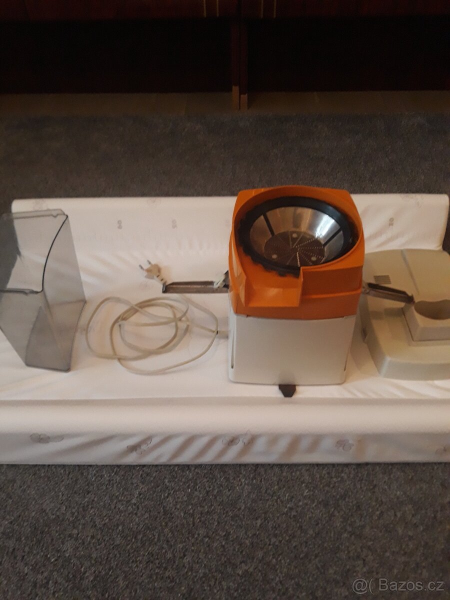 ODŠTAVNOVAČ ZN. ZELMER 220 V. - 4