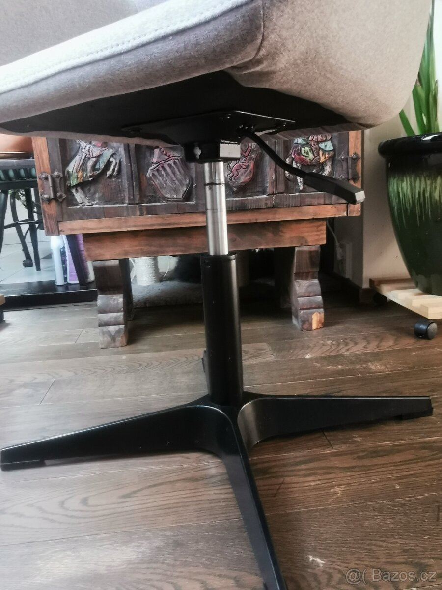 Kancelářské otočné křeslo - 4