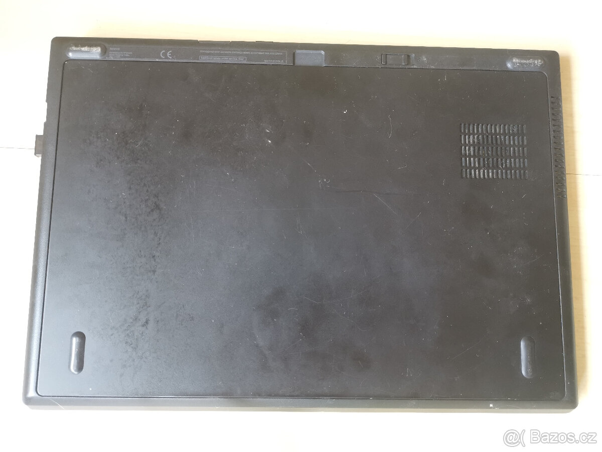 Lenovo Thinkpad T430u - OK + 2 nefunkcni na dily - 4