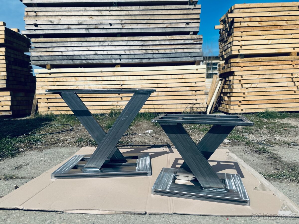 Podnož na jídelní + konferenční stůl - 4