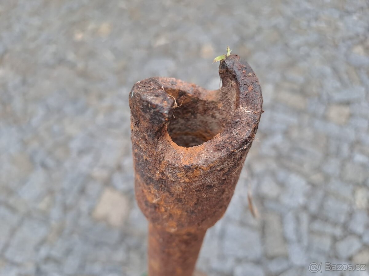 Startovací klika Praga v3s - 4