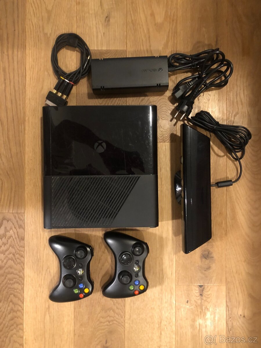 XBOX 360, 4 GB, KINECT + 7 HER - 4
