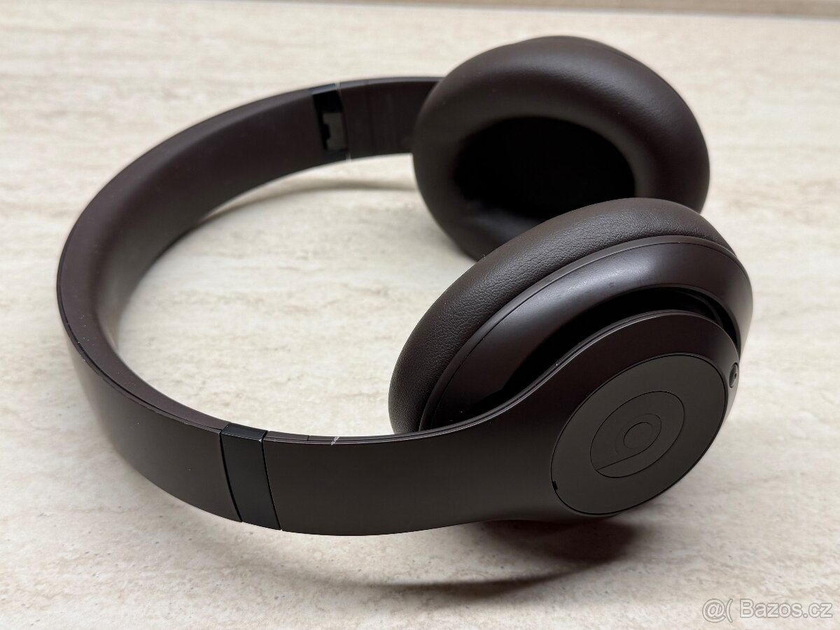 Beats Studio Pro Brown - 4