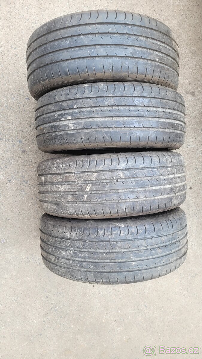 Sava Intensa UHP2 215/45R17 - 4