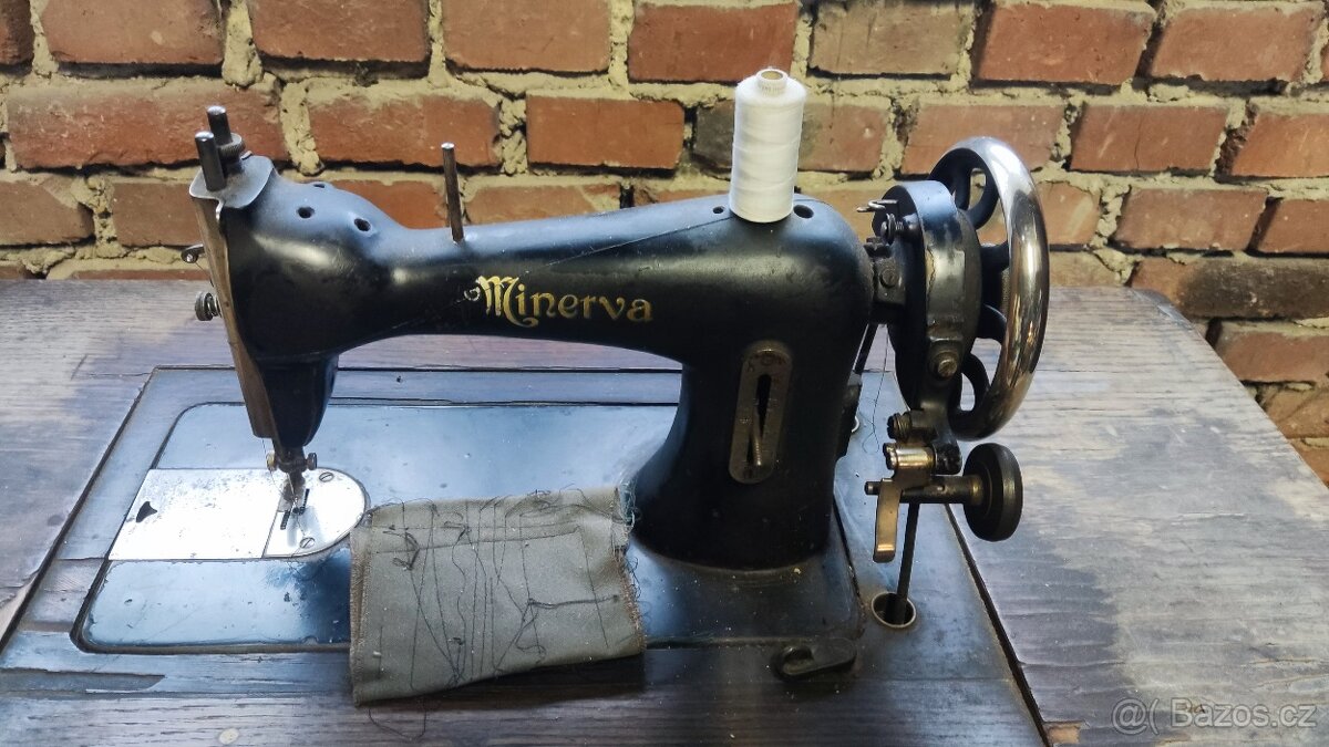 Minerva-šicí stroj - 4