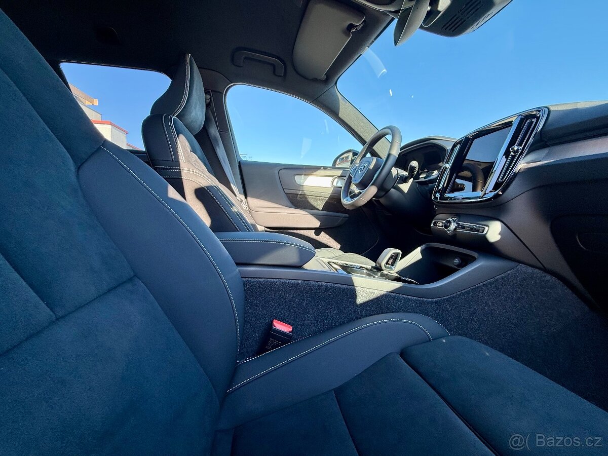 Volvo XC40 PLUS DARK, B4 FWD, 145 kW 2026 - 4