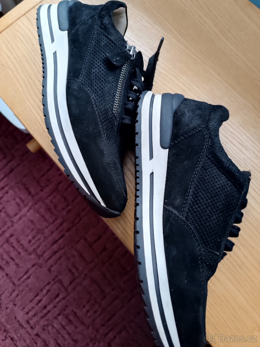 Dámské, semišové ,sportovní boty, - 4