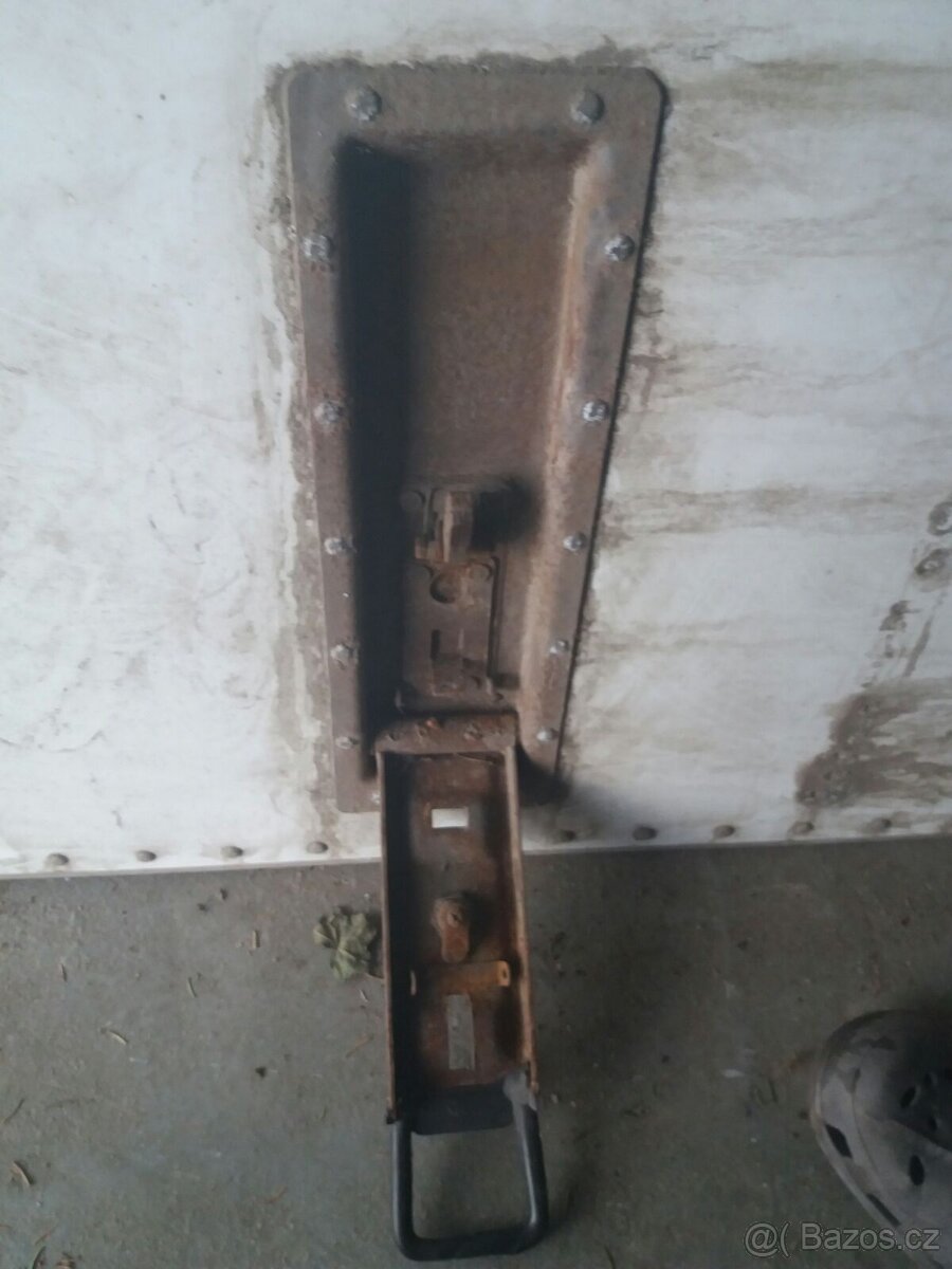 zadní dvoukřídlé dveře značky Aluvan - 4