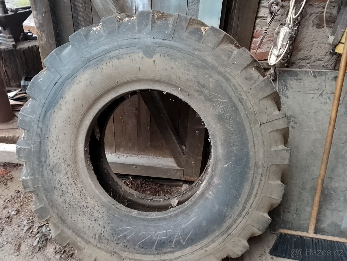 Prodám pneu 14-24 - 4