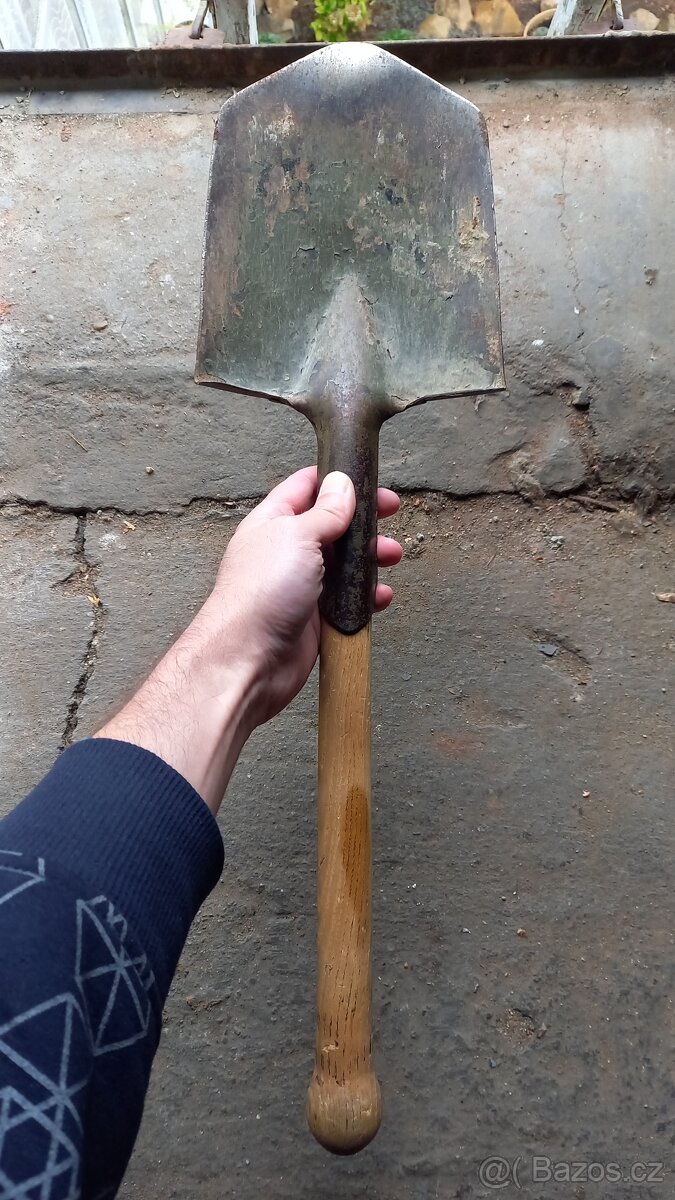 Armádní lopatka/rýč - 4