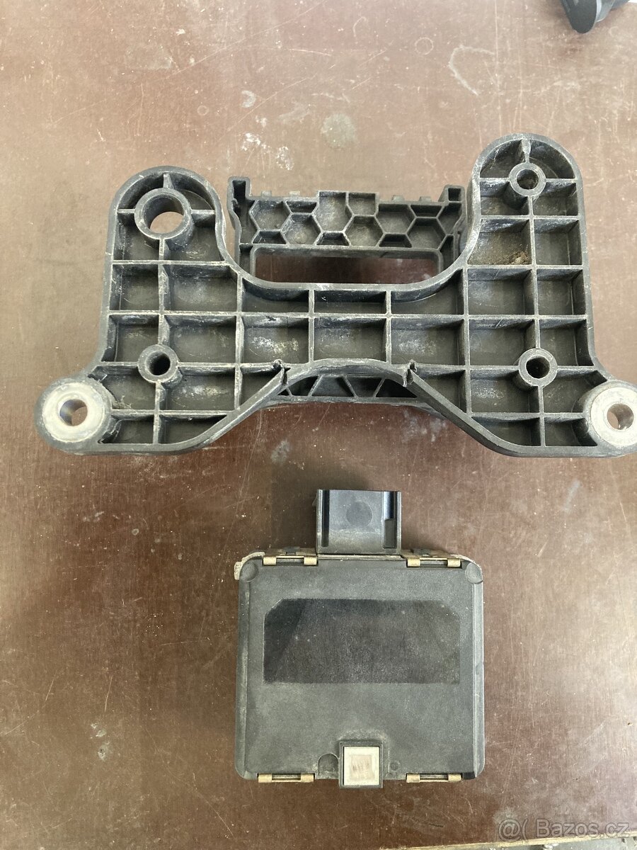 2k5907561c acc radar Volkswagen caddy 2K - 4