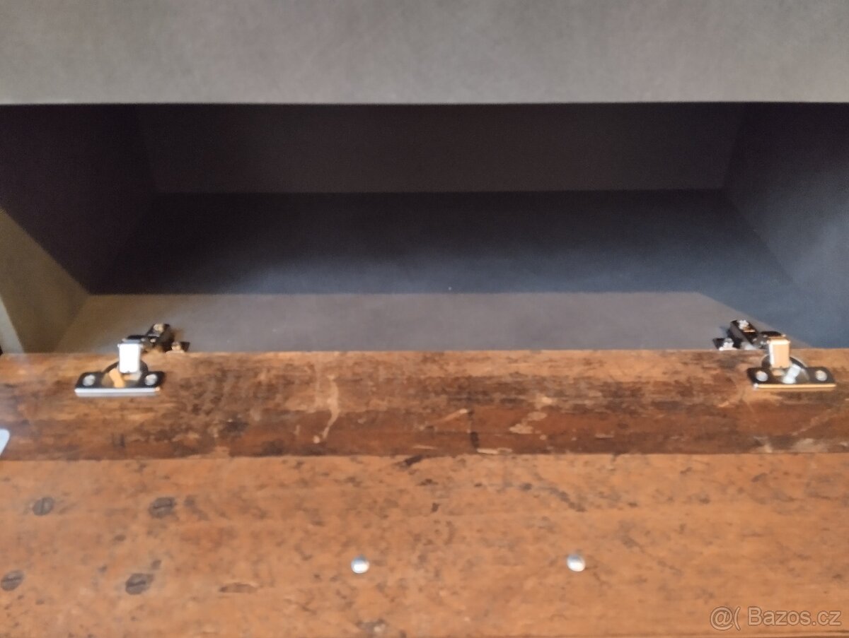 Obývací stěna + konferenční stolek - 4