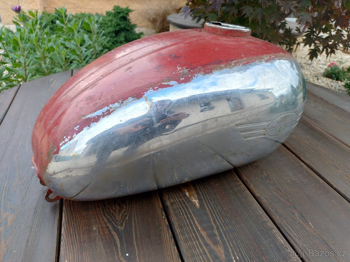 Nádrž Jawa 250 - 4