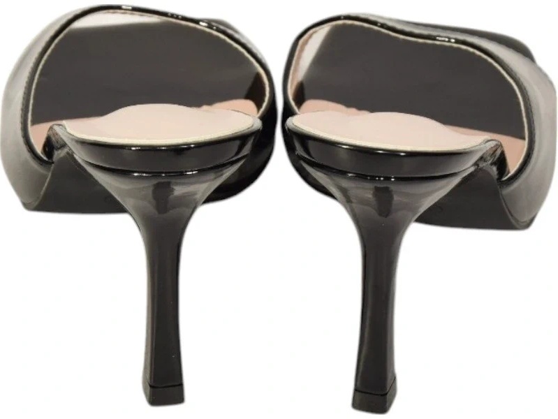 Elegantní černé lakované pantofle - 4