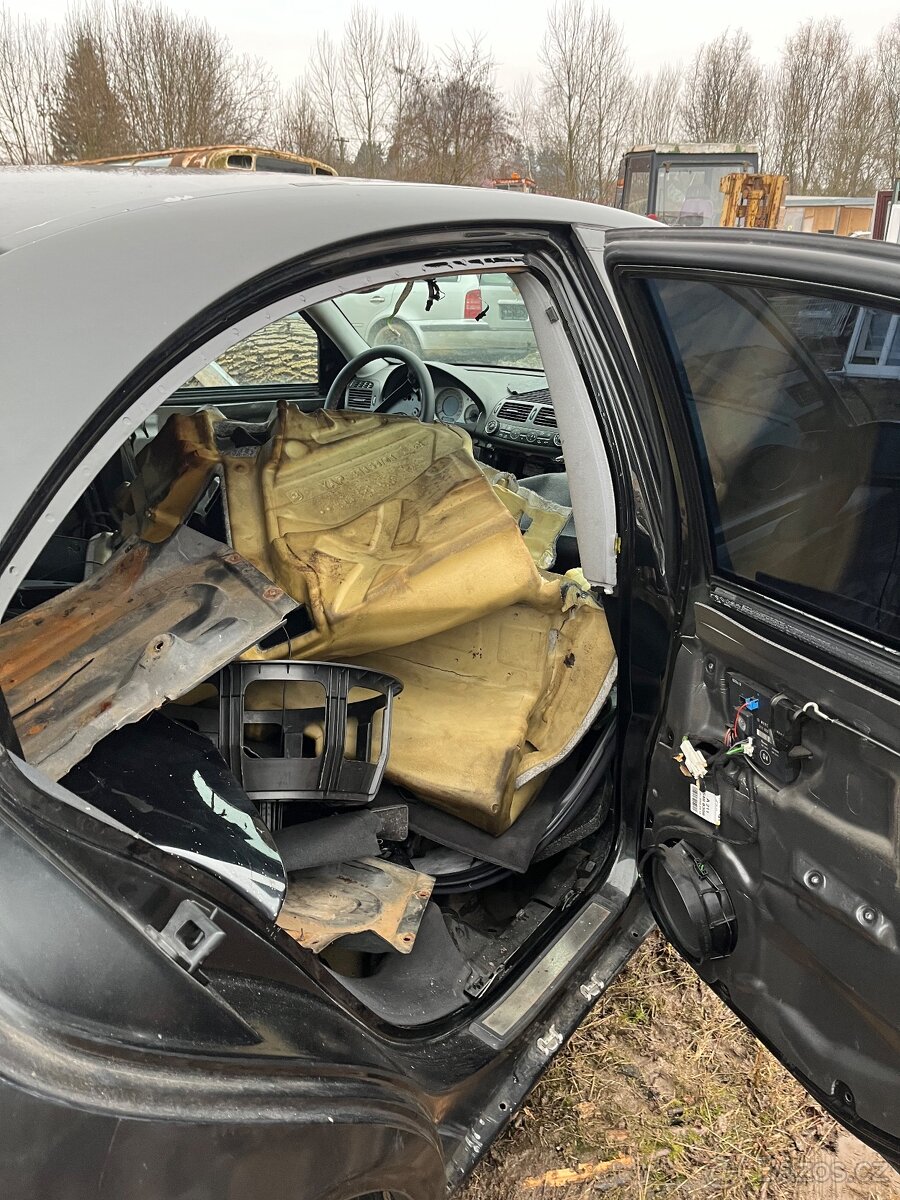 Mercedes E270cdi 2004 W211 - 4