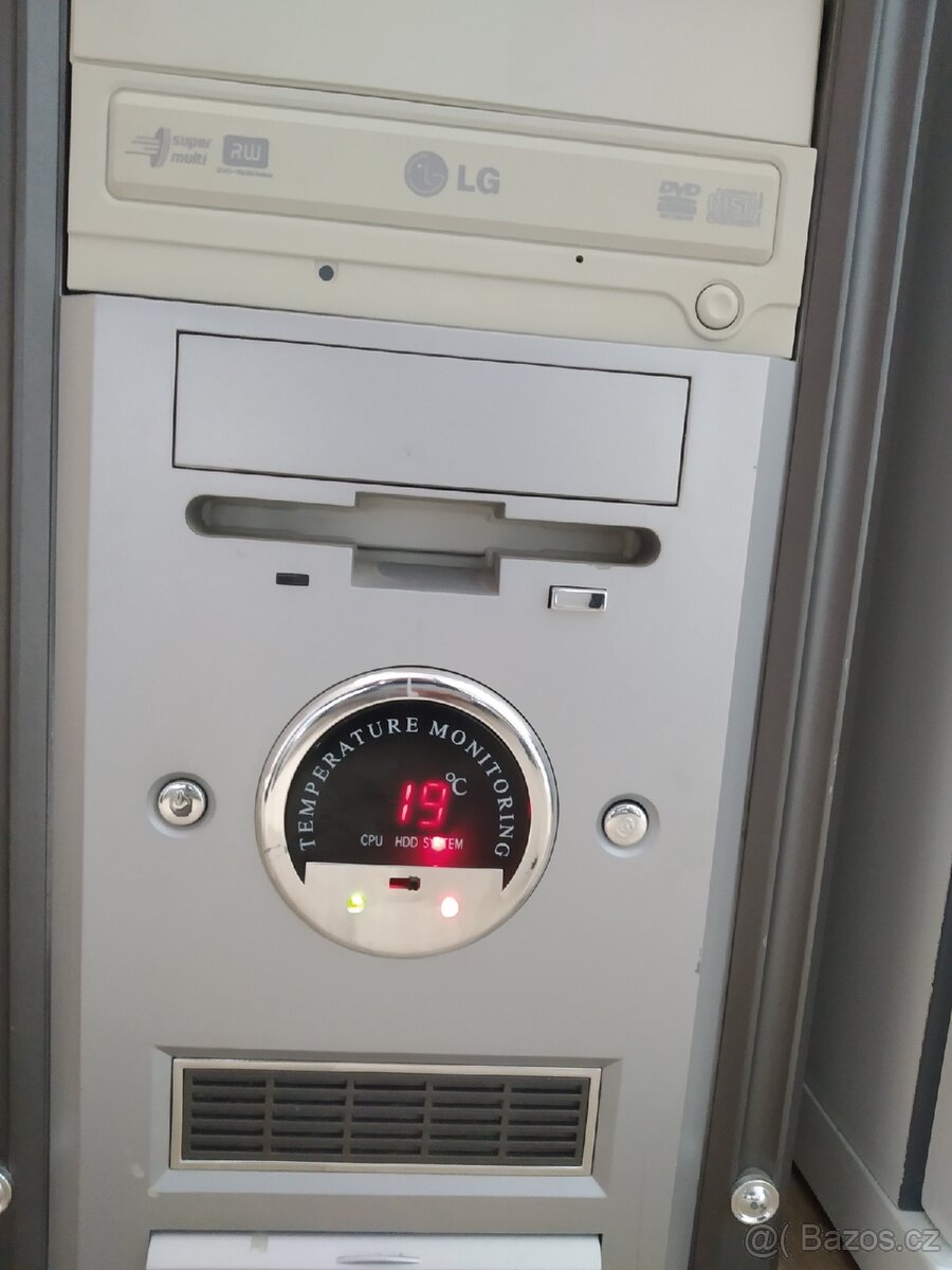 Prodám starší PC - 4