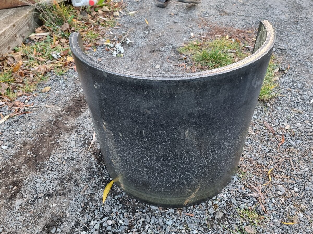 Část krmného žlabu - 4