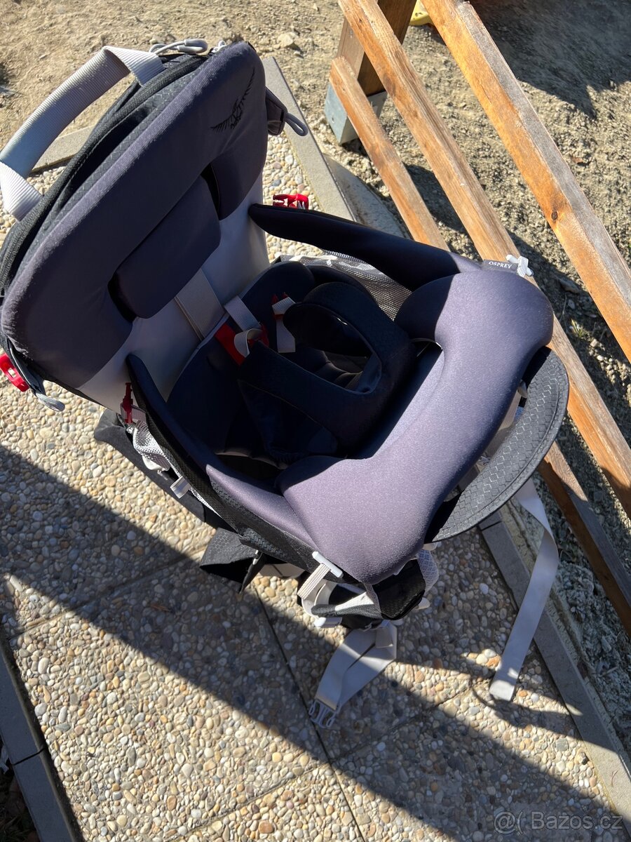 Turisticke nositko Osprey Poco Plus - starry black - 4