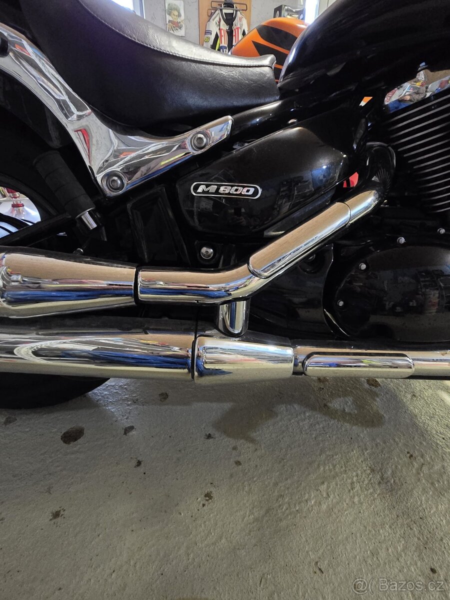 Suzuki Intruder M800 - 4