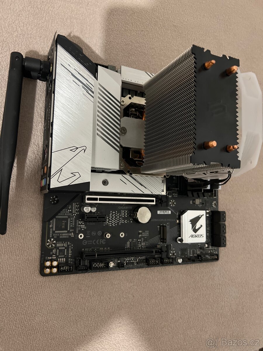 Základní deska s procesorem a chladičem - 4