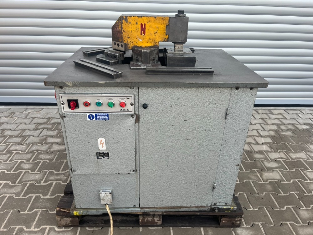 205. Vysekávací stroj Sázavan – děrovací stroj - 4