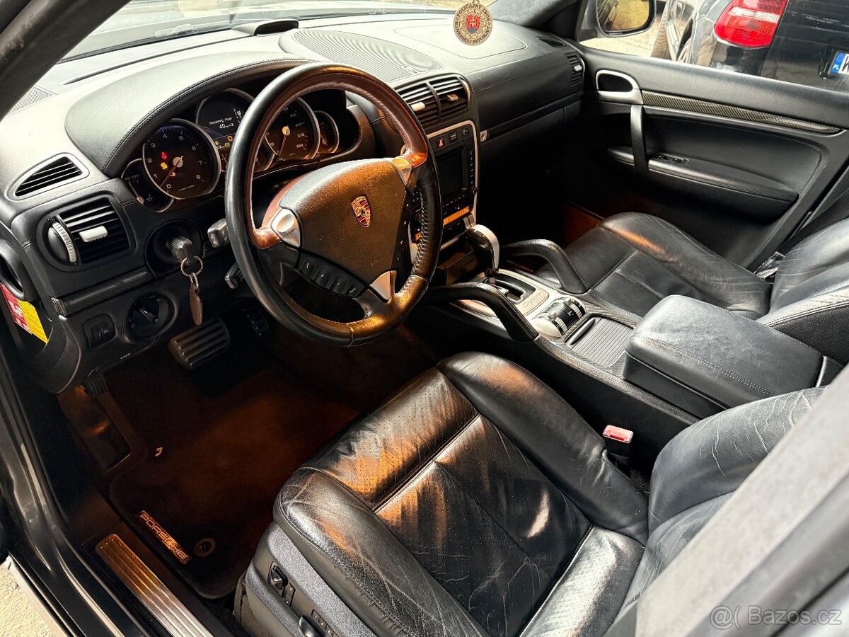 Porsche Cayenne Turbo - 4