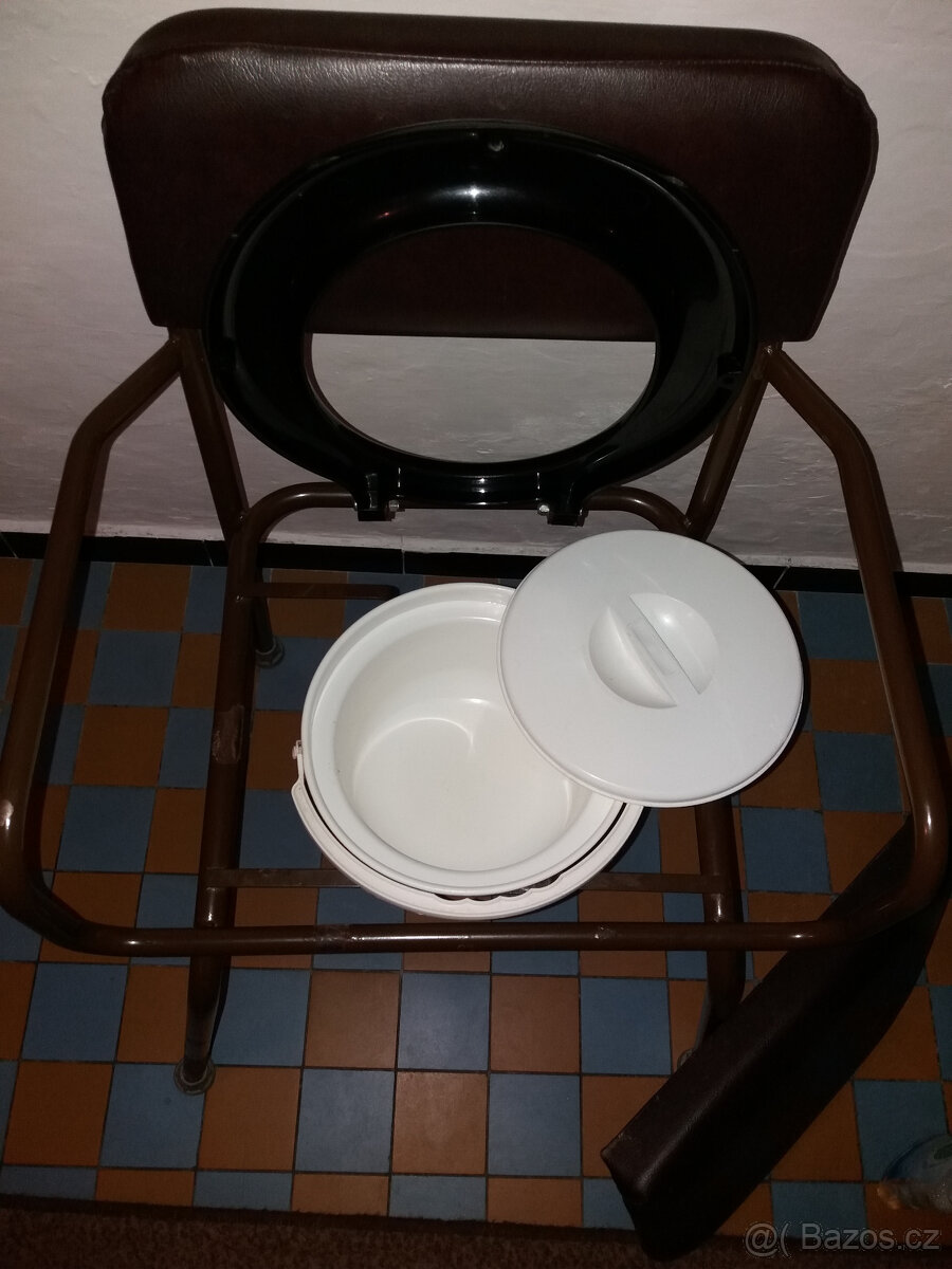 Toaletní židle, sedačka na vanu a francouzské berle - 4