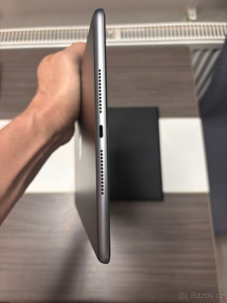 iPad 8. generace (A2270) 32 GB Wi-Fi – s klávesnicí, perem a - 4