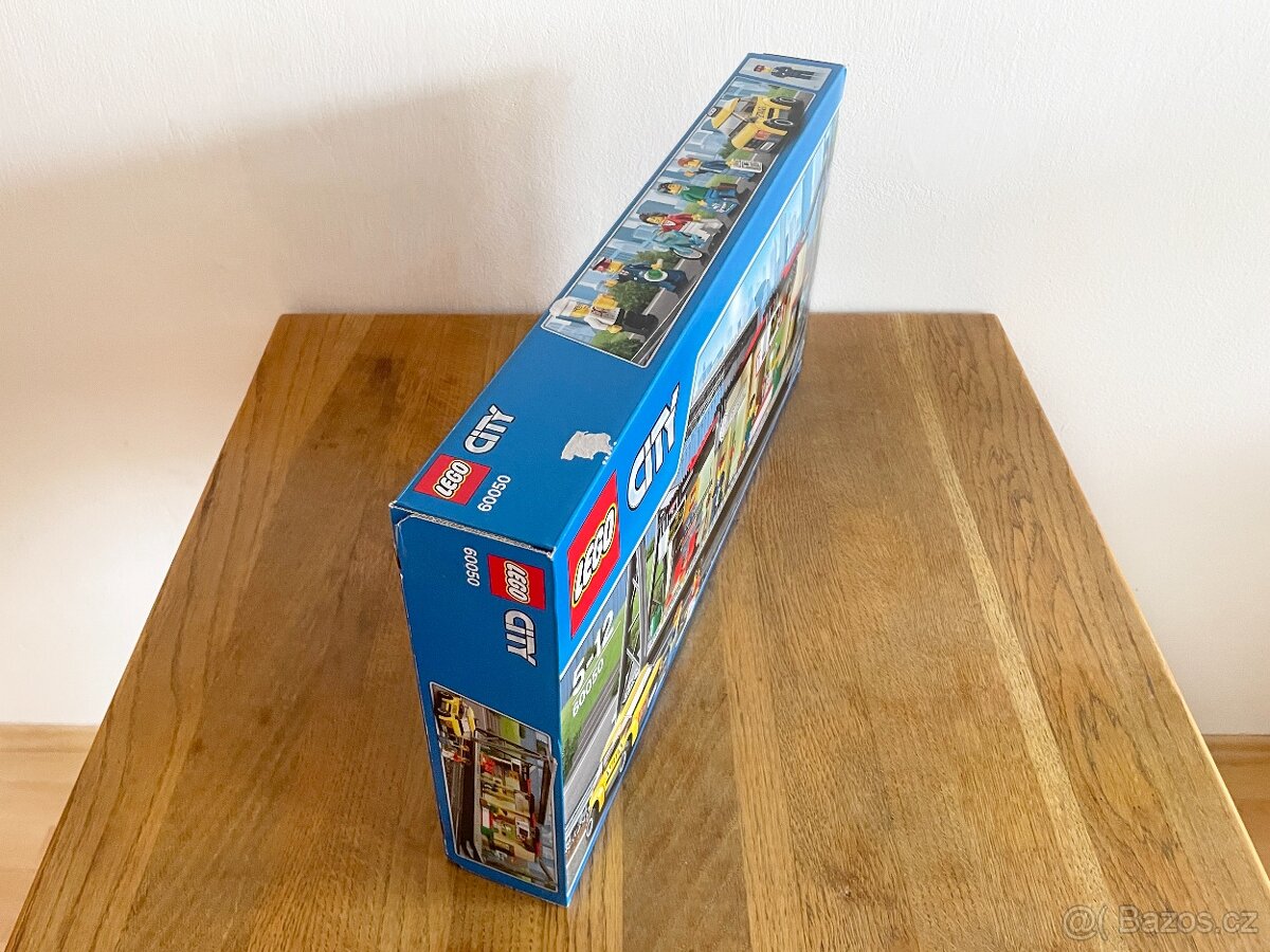 nové Lego City 60050 Nádraží - 4