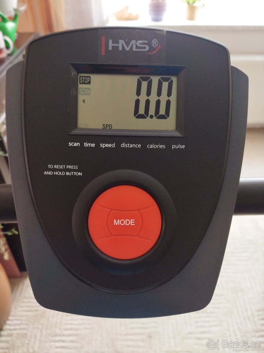 Prodám levně kvalitní běžecký pás HMS - 4