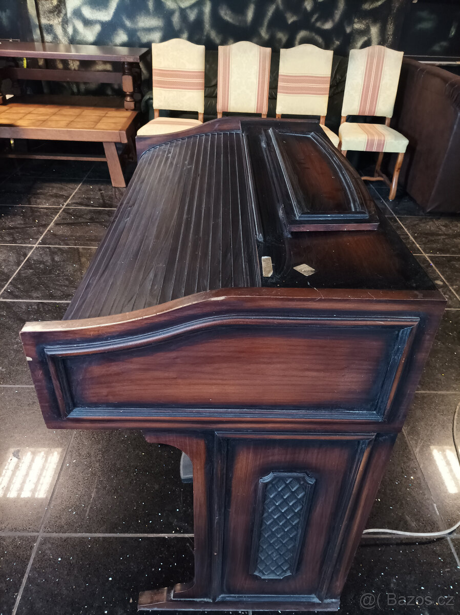 Starší elektrické varhany - 4
