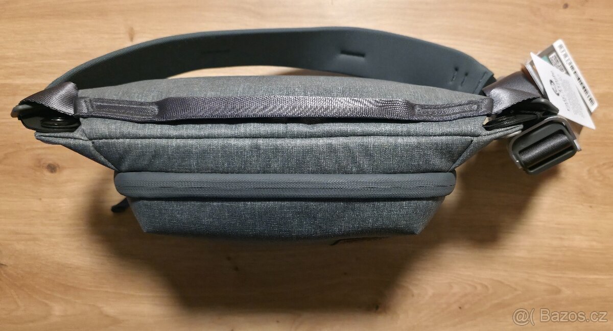Peak Design Everyday Sling 3L v2 (šedá barva) - 4